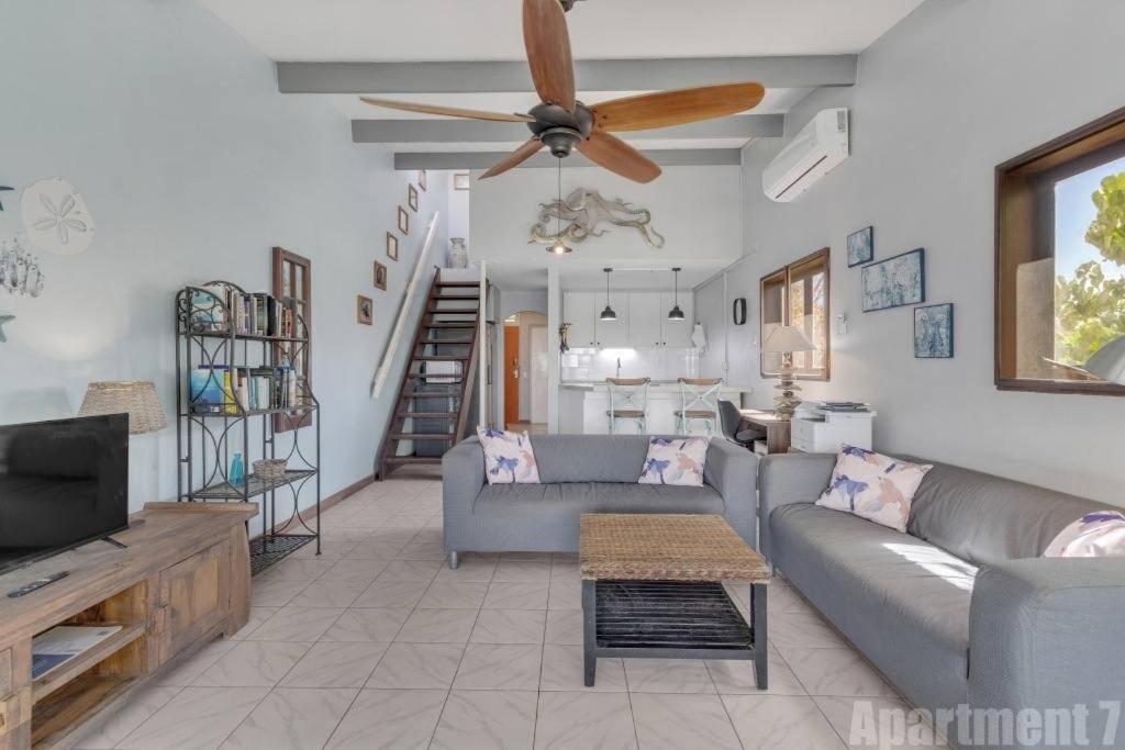Bonaire Oceanfront Apartments คราเลนไดค์ ภายนอก รูปภาพ